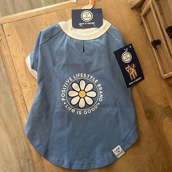 2 Two “Life Is Good” Dog T-shirts NWT Size Small Unisex Daisy Nature - Picture 2 of 8